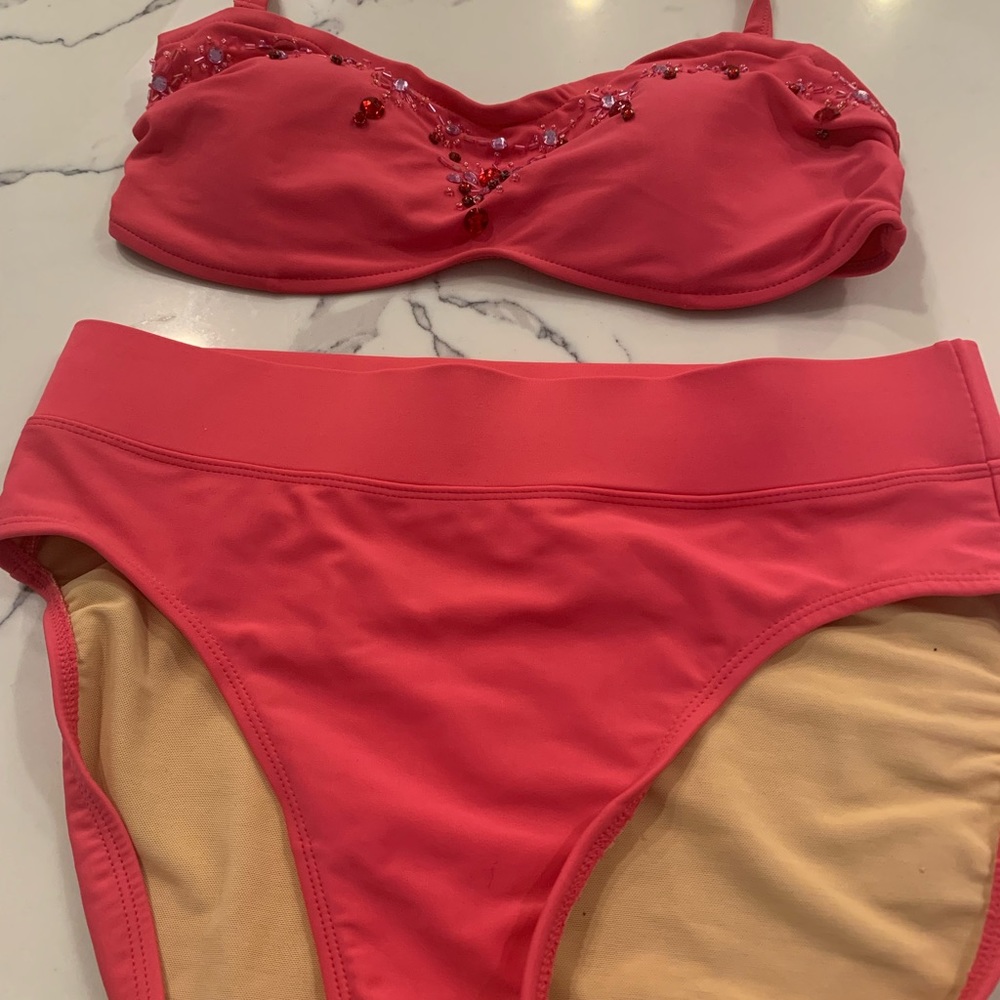 Ladies Size 10 Full Bottom Swimsuit